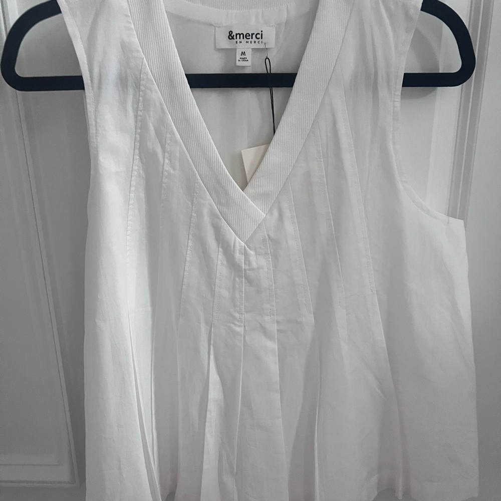 Women's White Sleeveless Top